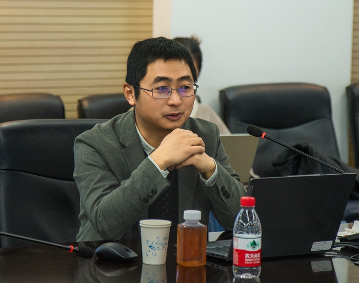 社会学系 凌鹏副教授 主讲人_700.jpg